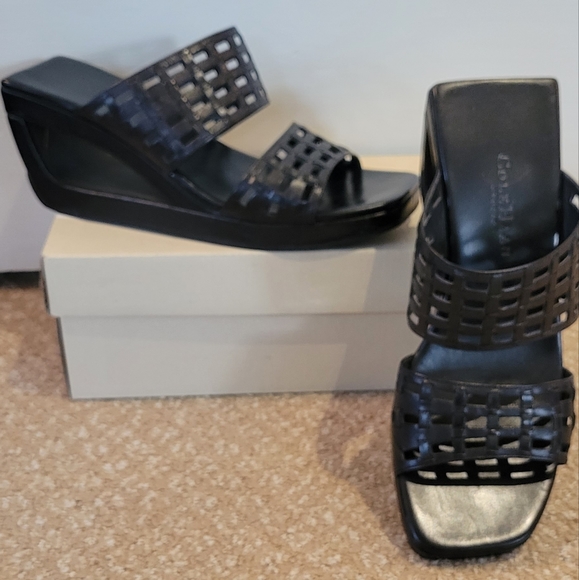 Cole Haan Studio Wedge Sandals - Black - Size 7B - Picture 2 of 5